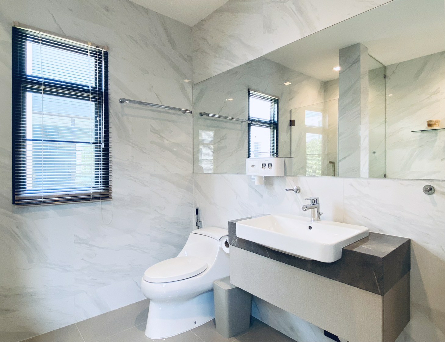 ขายบ้านเดี่ยว-สไตล์-luxury-nordic-บางกอกบูเลอวาร์ด-พระราม-9-ขนาด-693-ตรวหลังริม-บ้านเปล่า-สภาพดี-ร