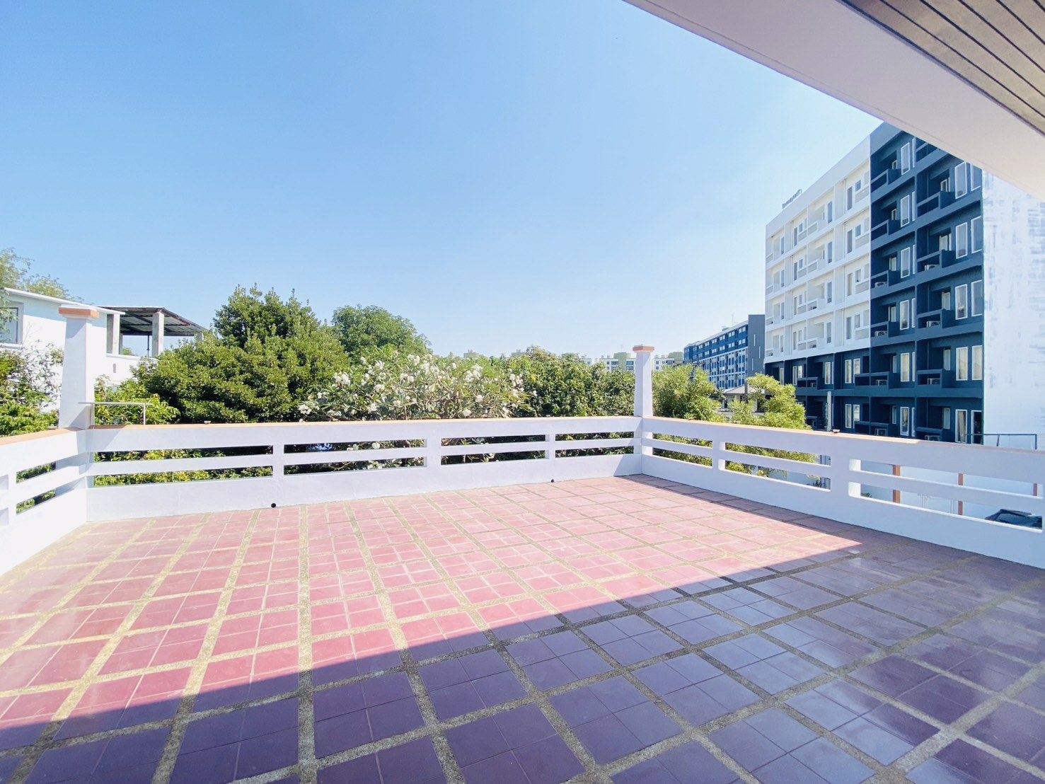 ขายบ้านเดี่ยว-2-ชั้น-เนื้อที่-610-ตรว-พื้นที่ใช้สอยกว่า-1500-ตรม-ตกแต่งด้วยไม้สักทั้งหลัง-ใกล้-สน