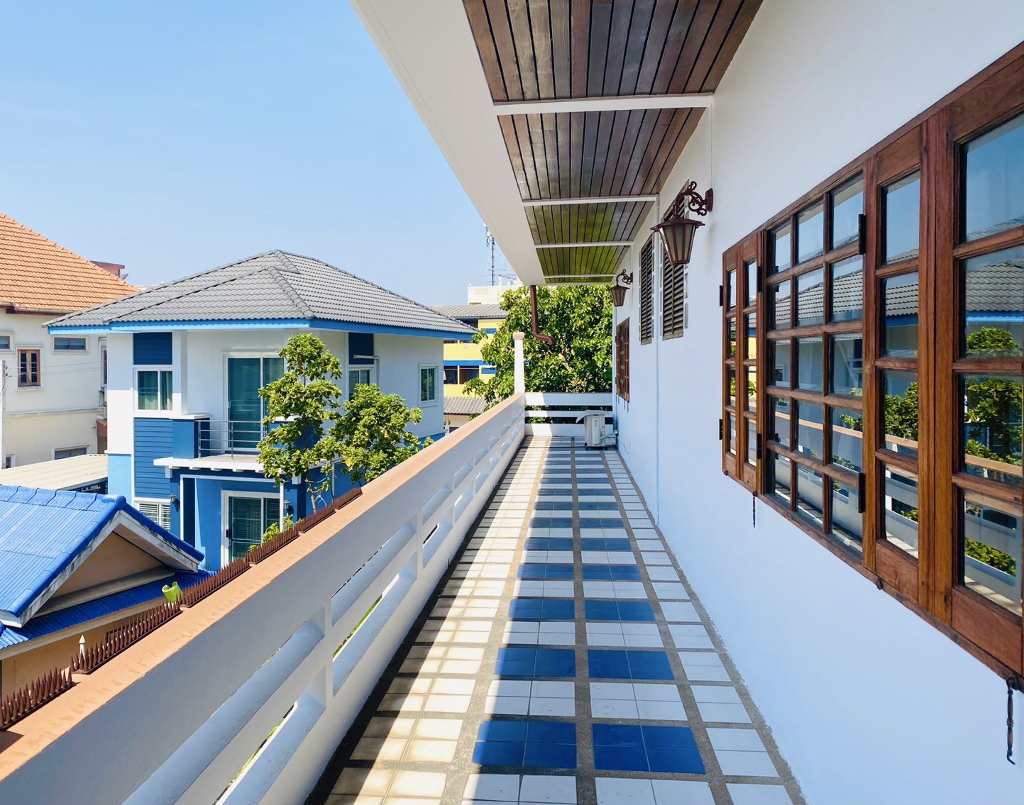 ขายบ้านเดี่ยว-2-ชั้น-เนื้อที่-610-ตรว-พื้นที่ใช้สอยกว่า-1500-ตรม-ตกแต่งด้วยไม้สักทั้งหลัง-ใกล้-สน