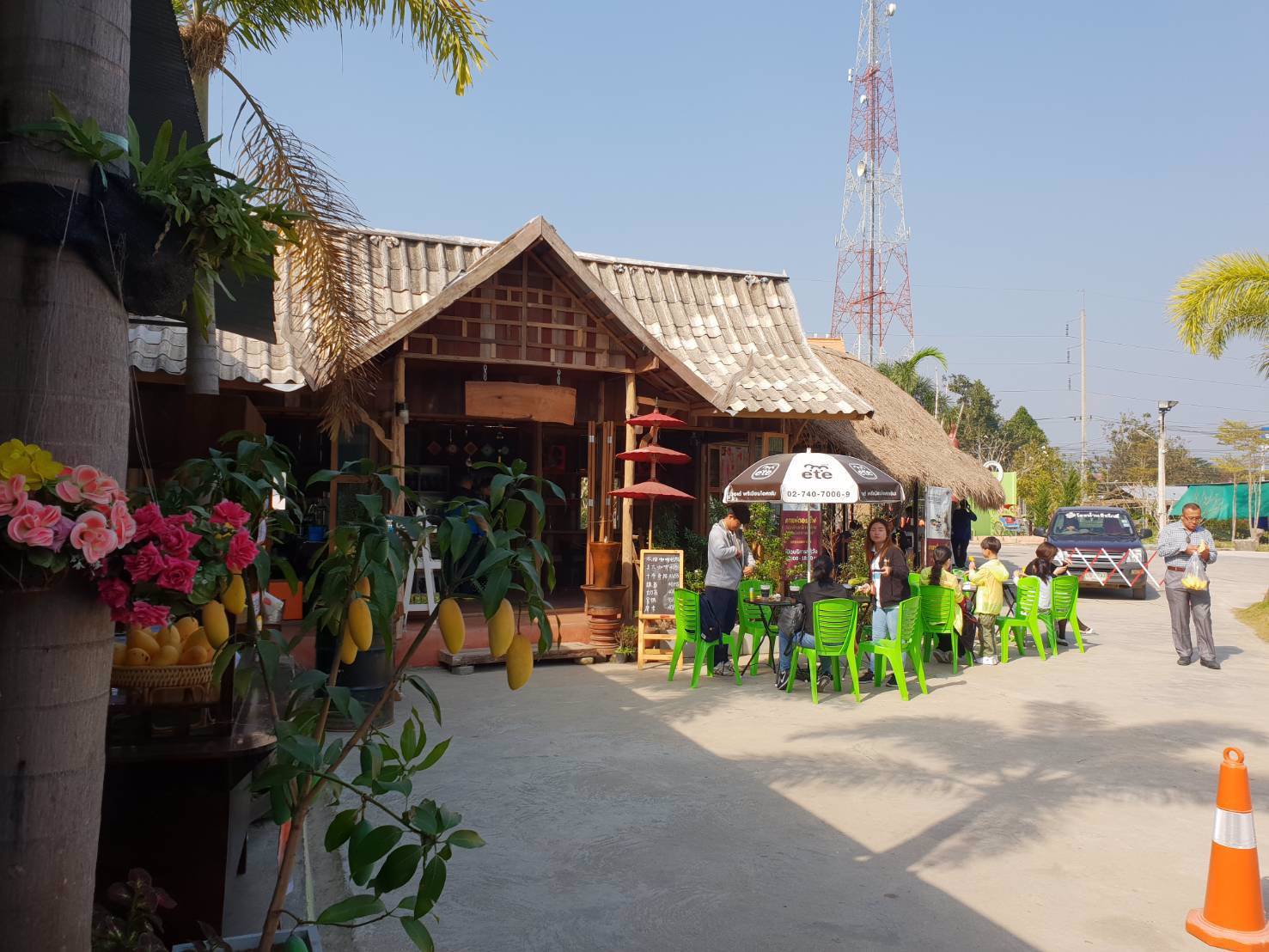 ด่วน-ทำเลทอง-ขายที่ดินพร้อมสิ่งปลูกสร้าง-ขนาด-2-1-23-ไร่