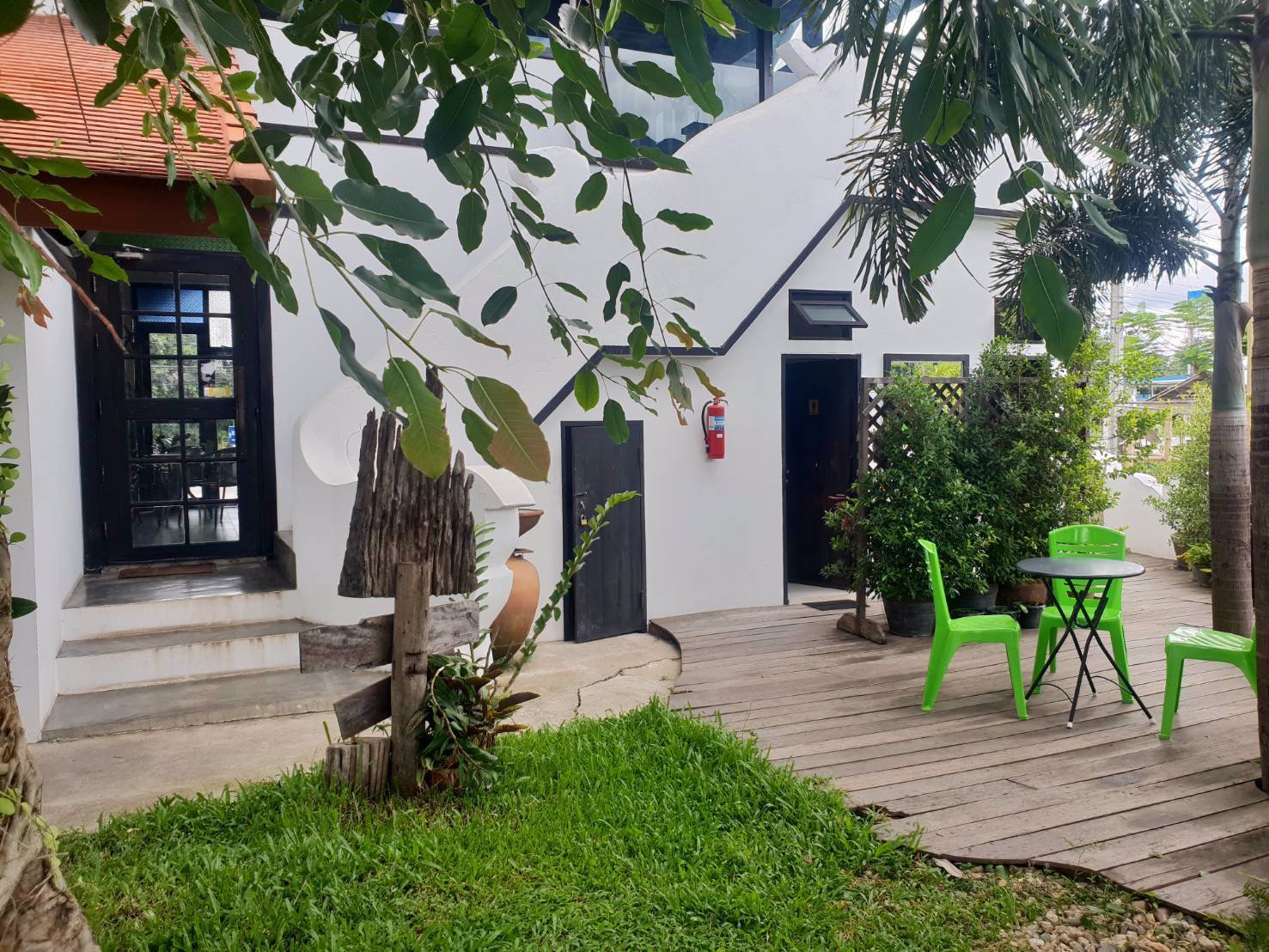 ด่วน-ทำเลทอง-ขายที่ดินพร้อมสิ่งปลูกสร้าง-ขนาด-2-1-23-ไร่