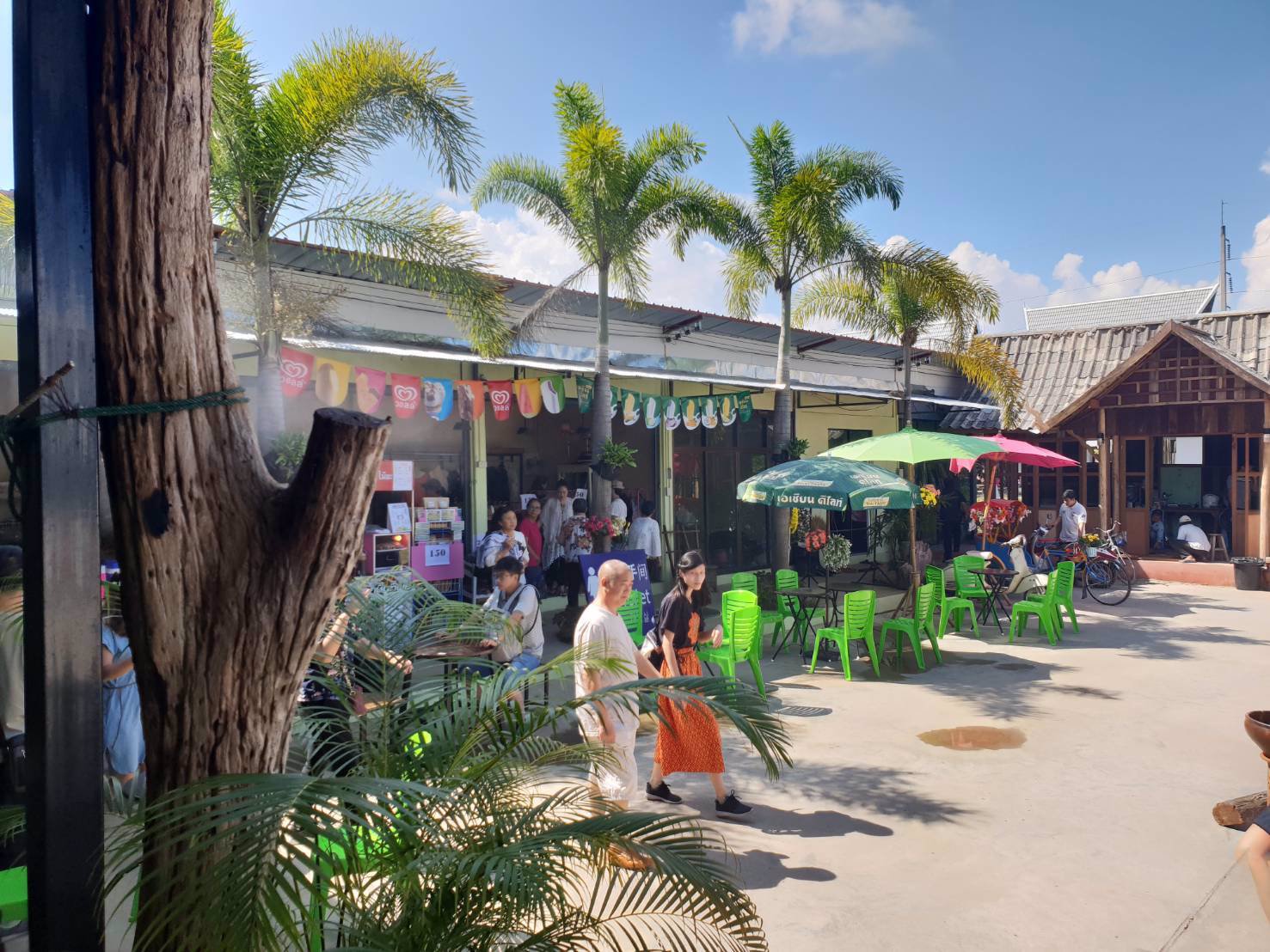 ด่วน-ทำเลทอง-ขายที่ดินพร้อมสิ่งปลูกสร้าง-ขนาด-2-1-23-ไร่