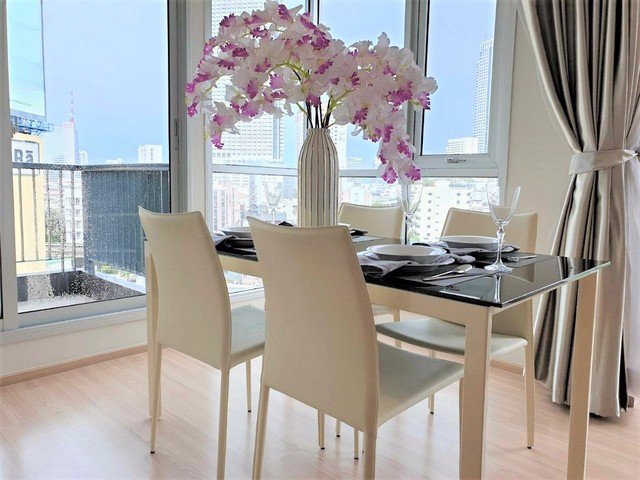 for-sale-with-tenant-rhythm-sathorn-1br-55sqm-72mthb-bts-saphan-taksin-nice-room-best-price