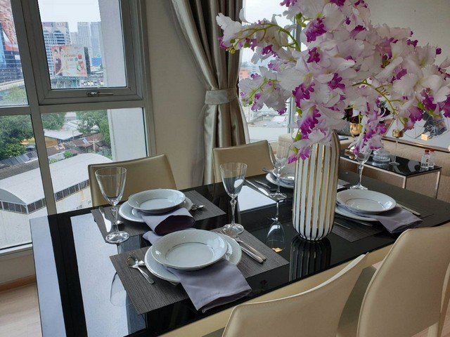 for-sale-with-tenant-rhythm-sathorn-1br-55sqm-72mthb-bts-saphan-taksin-nice-room-best-price