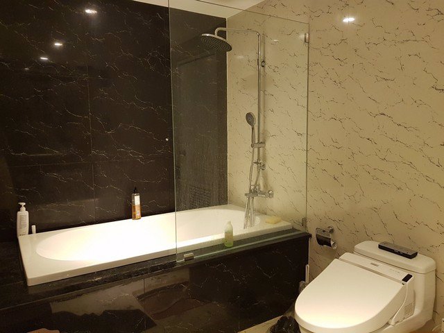 for-rent-state-tower-1br-54sqm-23000thb-nice-room-high-floor-near-bts-saphan-taksin