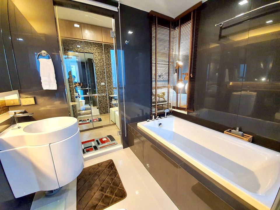 ให้เช่า-for-rent-rhythm-sathorn-ริทึ่ม-สาทร-an-extra-large-1-bedroom-1-bathroom