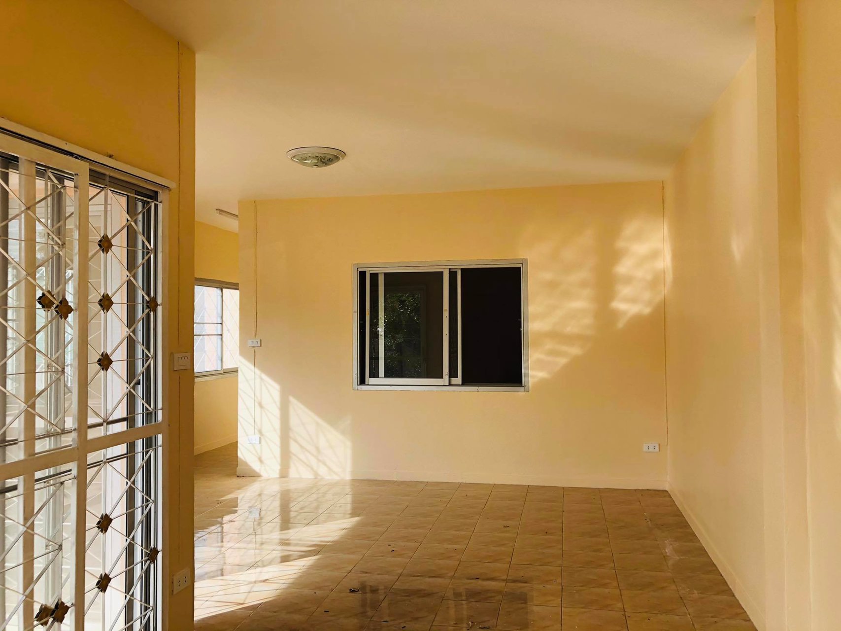 ขายทาวเฮ้าส์หลังมุม-มปราณทองวิลเลจ-จอุดร