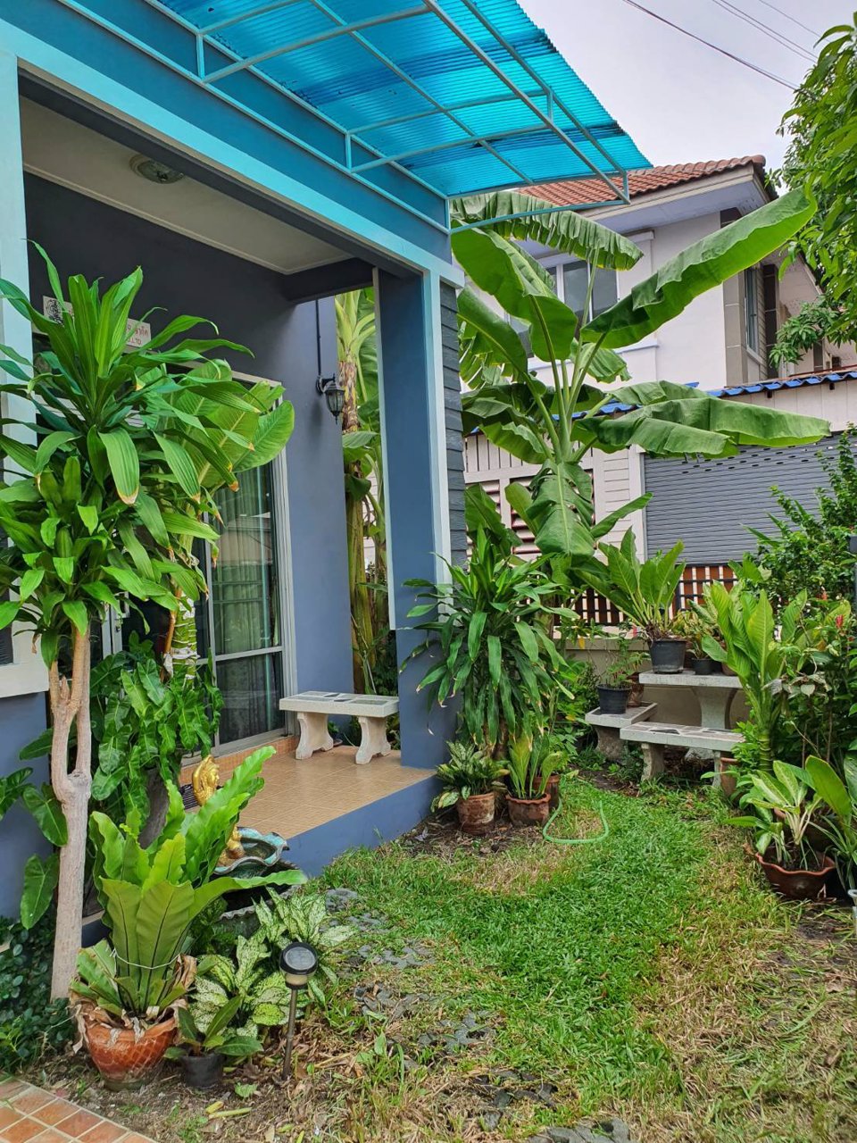 ขายทาวน์โฮม-2-ชั้น-หลังมุม-มีพื้นที่ด้านข้าง-ถนนเส้นหลักภายในโครงการ-เข้ามา-400-เมตร-จากป้อมยาม