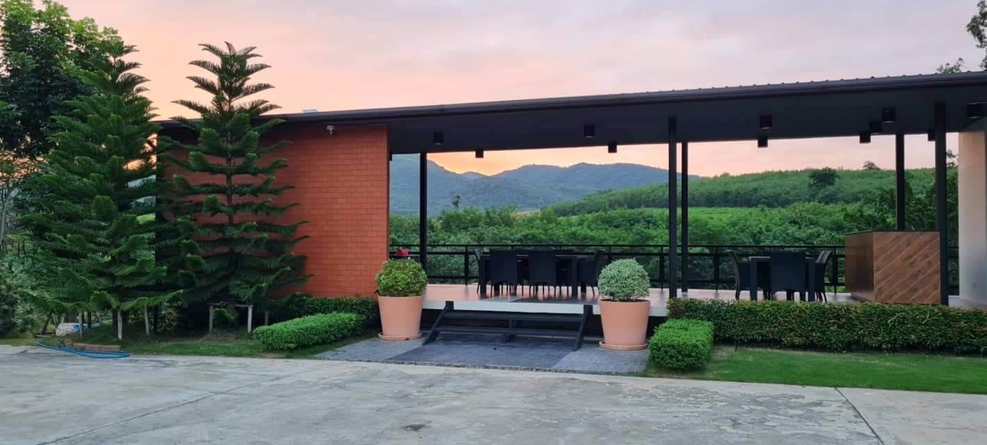 “the-8ight-villa-saraburi”