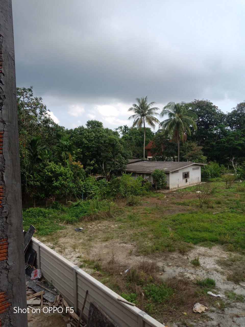 แบ่งขายที่ดินจัดล็อค5dใกล้เซ็ลทรัลนครศรี2กมล็อคละ60ตรว520000บาท{ราคาต่อรองได้}พร้อมจบทันที