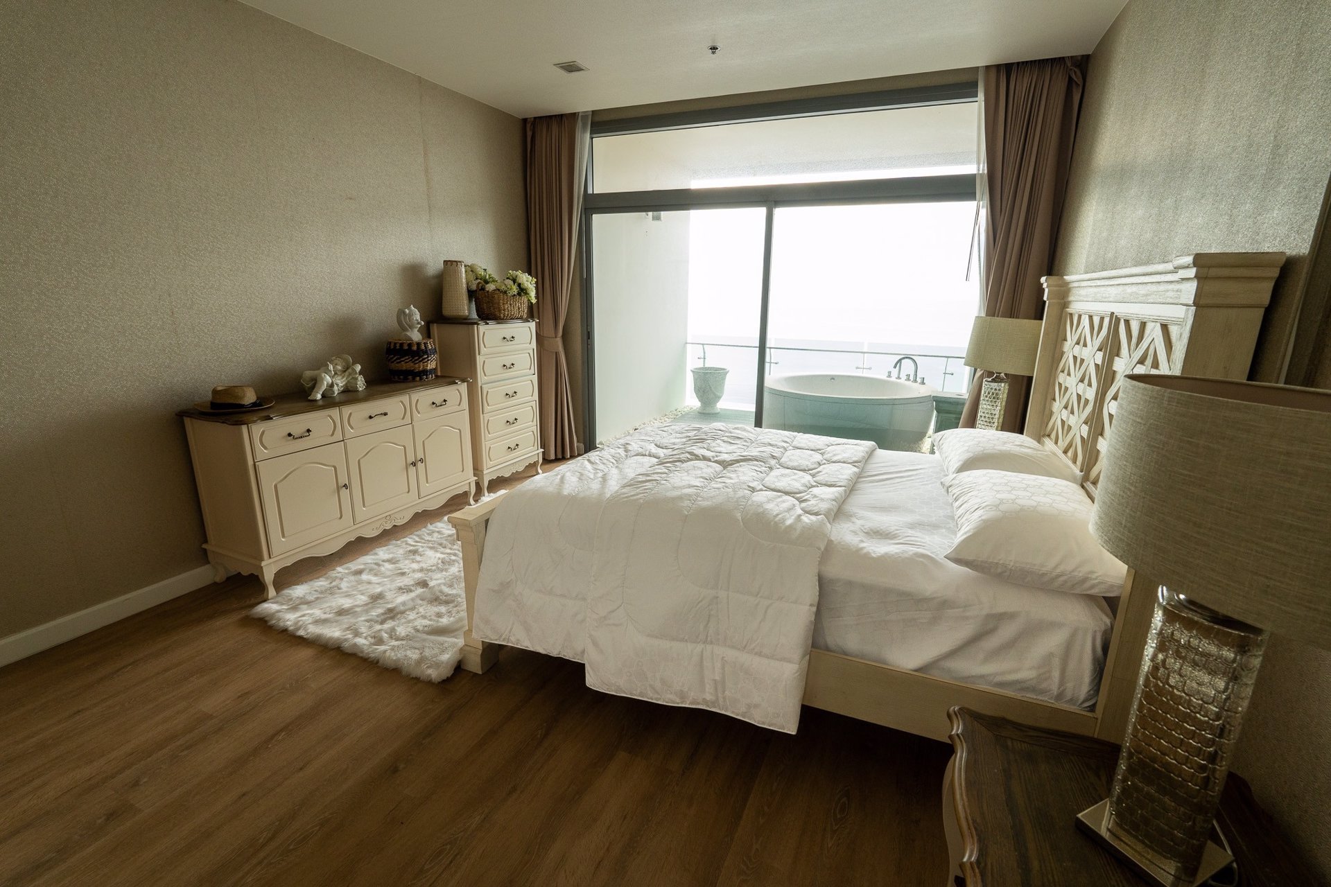 ขาย-เช่า-คอนโด-casalunar-paradiso-condo-บางแสน