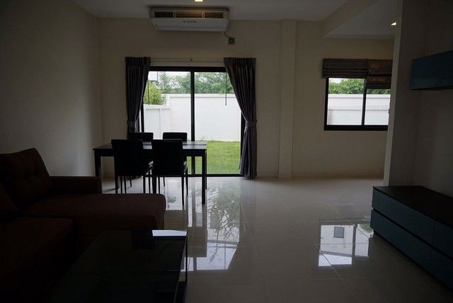 ทาวน์โฮม-3-ชั้นหลังใหม่-ให้เช่า-โครงการ-วิลลา-อัลเบลโล่-villa-albero-กรุงเทพกรีฑา-เฟอร์ครบพร้อมอยู