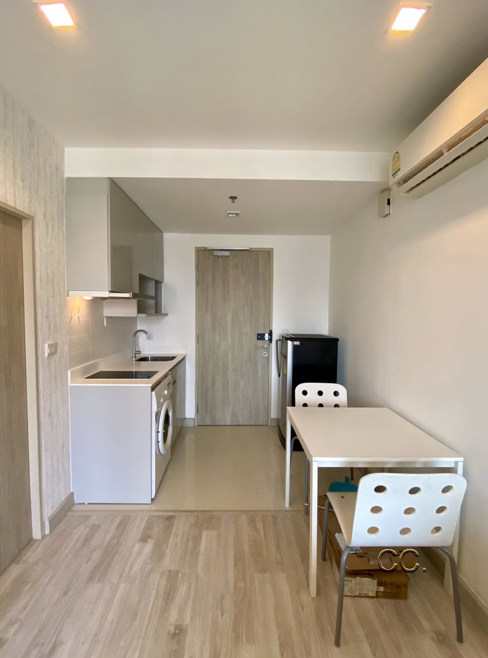 for-rent-1-bed-condo-near-mrt-phraram-kao-9-bangkok-thailand