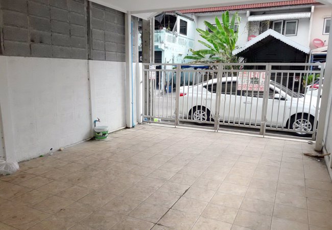 ทาวน์เฮ้าส์-มโนรมย์-1-เลียบคลองสอง-ซ18-รามอินทรา-มีนบุรี-กรุงเทพมหานคร