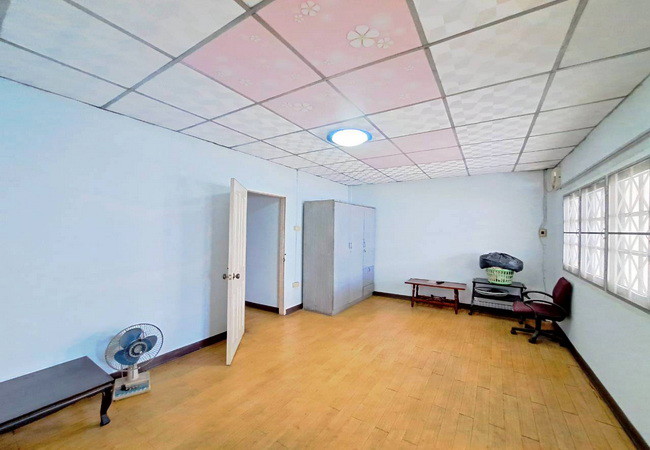 ขายทาวน์เฮ้าส์-หมู่บ้านธนะธานี-ถนนสุคนธสวัสดิ์-ซอย-24-เขตลาดพร้าว-กรุงเทพมหานคร