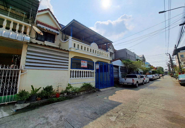 ขายทาวน์เฮ้าส์-หมู่บ้านธนะธานี-ถนนสุคนธสวัสดิ์-ซอย-24-เขตลาดพร้าว-กรุงเทพมหานคร