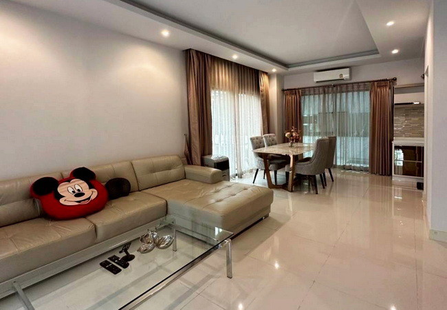 ขายทาวน์เฮ้าส์-หมู่บ้านกลางเมือง-บางนา-วงแหวน-ถนนกาญจนาภิเษก-บางพลี-สมุทรปราการ