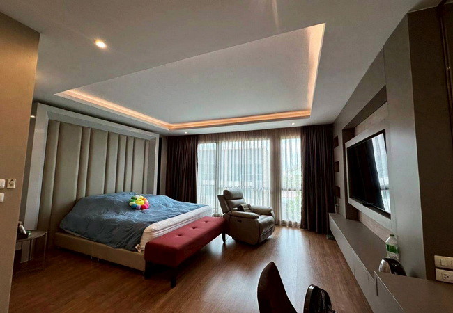 ขายทาวน์เฮ้าส์-หมู่บ้านกลางเมือง-บางนา-วงแหวน-ถนนกาญจนาภิเษก-บางพลี-สมุทรปราการ