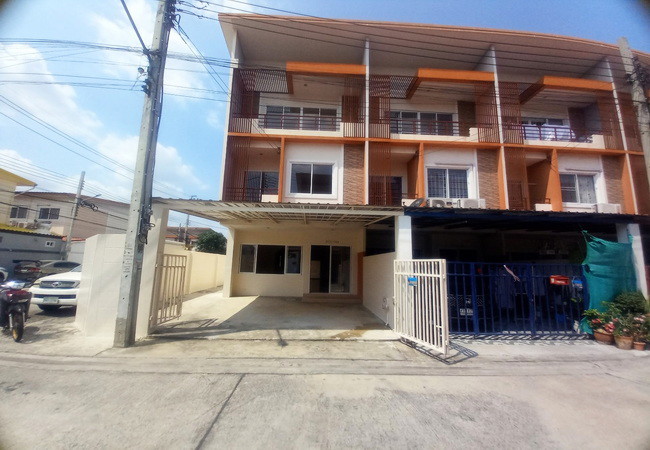 ขายทาวน์เฮ้าส์-หมู่บ้านรัชธานี-10-ซอยคู้บอน-27-ถนนรามอินทรา-บางเขน-กรุงเทพมหานคร