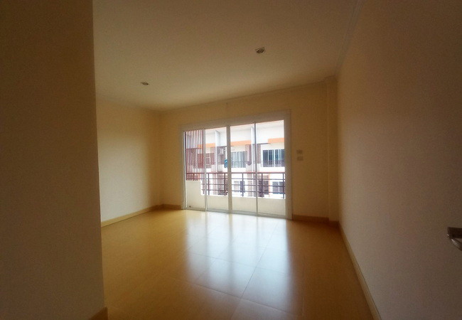 ขายทาวน์เฮ้าส์-หมู่บ้านรัชธานี-10-ซอยคู้บอน-27-ถนนรามอินทรา-บางเขน-กรุงเทพมหานคร