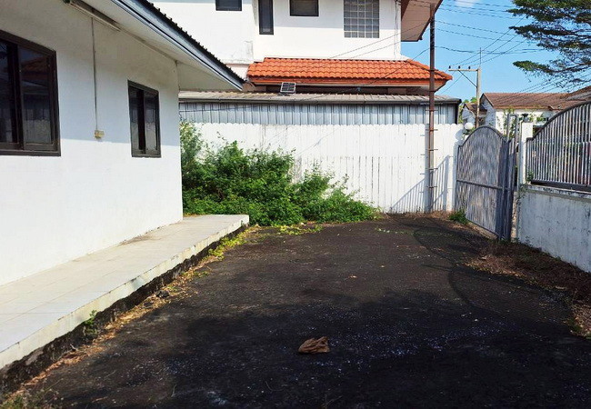 ขายบ้านเดี่ยว-หมู่บ้านปาริชาติ-คลอง-4-ถนนเลียบคลองสี่-อำเภอคลองหลวง-ปทุมธานี