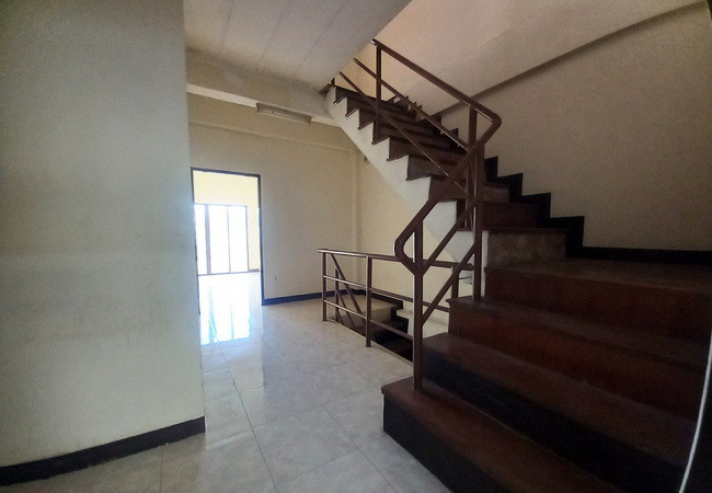 ขายอาคารพาณิชย์-หมู่บ้านรุ่งกิจวิลล่า-9-ซอยร่มเกล้า-58-เขตลาดกระบัง-กรุงเทพมหานคร