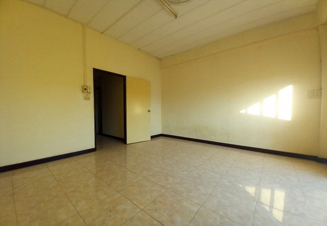 ขายอาคารพาณิชย์-หมู่บ้านรุ่งกิจวิลล่า-9-ซอยร่มเกล้า-58-เขตลาดกระบัง-กรุงเทพมหานคร