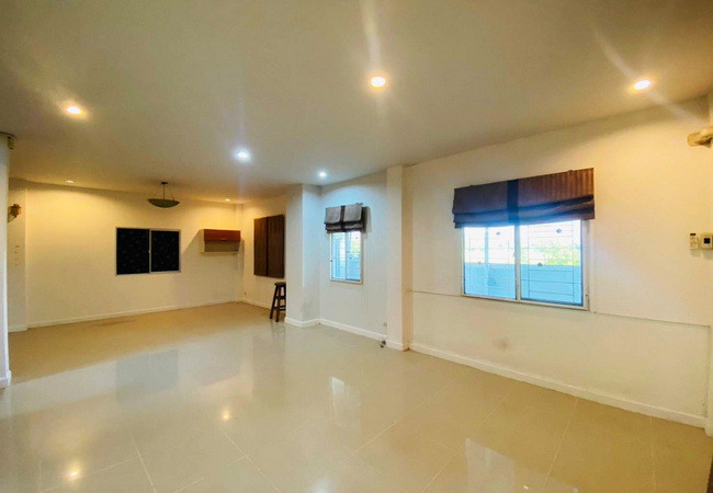 ขายบ้านแฝด-หมู่บ้านบุรีรมย์-รามอินทรา-ซาฟารี-ถนนรามอินทรา-คลองสามวา-กรุงเทพมหานคร