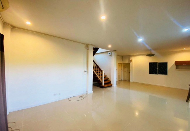 ขายบ้านแฝด-หมู่บ้านบุรีรมย์-รามอินทรา-ซาฟารี-ถนนรามอินทรา-คลองสามวา-กรุงเทพมหานคร