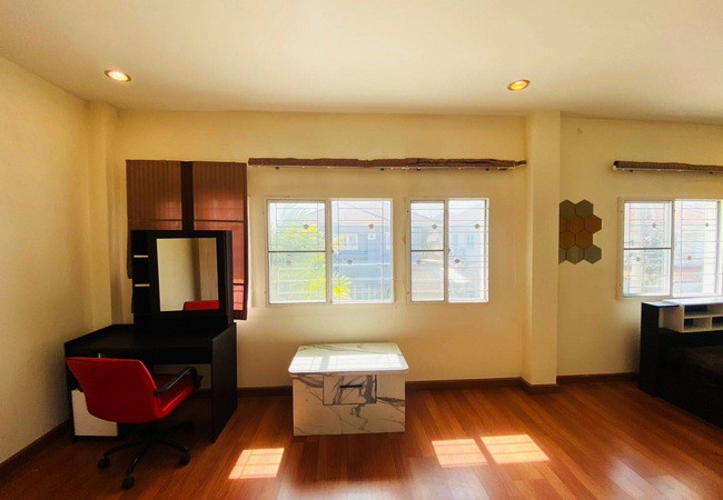 ขายบ้านแฝด-หมู่บ้านบุรีรมย์-รามอินทรา-ซาฟารี-ถนนรามอินทรา-คลองสามวา-กรุงเทพมหานคร