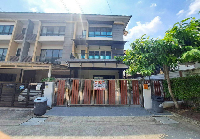 ขายทาวน์เฮ้าส์-หมู่บ้านเดอะ-คอนเนค-อัพ-3-ซอยเฉลิมพระเกียรติ-67-ประเวศ-กรุงเทพมหานคร