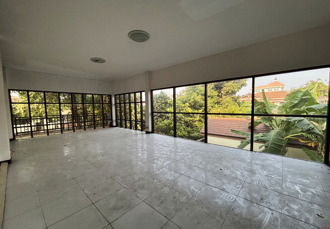 ขายบ้านเดี่ยว-หมู่บ้านจันทร์บัวสวย-ติดถนนสุวินทวงศ์-เขตมีนบุรี-กรุงเทพมหานคร