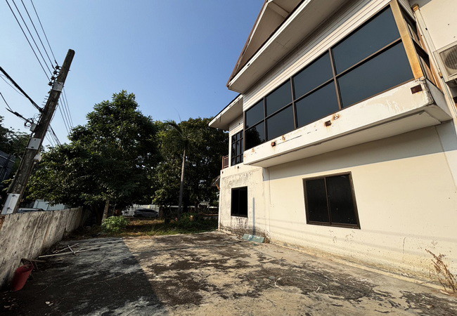 ขายบ้านเดี่ยว-หมู่บ้านจันทร์บัวสวย-ติดถนนสุวินทวงศ์-เขตมีนบุรี-กรุงเทพมหานคร