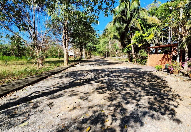 ขายที่ดิน-ในโครงการเจ้าสำราญเลคแอนด์ฮิลล์-ถนนเลียบคลองชลประทานสาย-3-อำเภอเมือง-เพชรบุรี