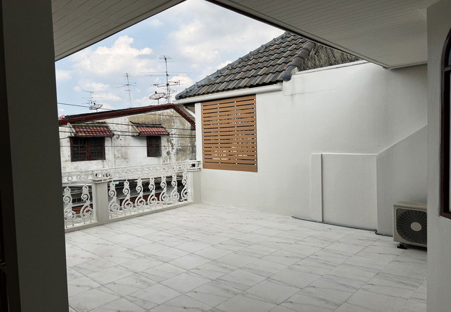 ขายทาวน์เฮ้าส์-หมู่บ้านเสนาวิลล่า-84-ซอยแฮปปี้แลนด์-เขตบางกะปิ-กรุงเทพมหานคร