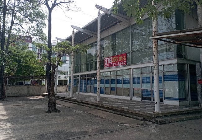 ขายและให้เช่าโชว์รูม-ติดถนนศรีนครินทร์-แขวงสวนหลวง-เขตสวนหลวง-กรุงเทพมหานคร