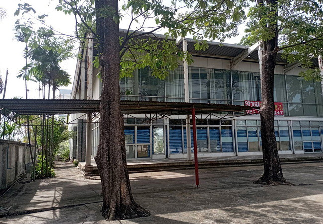 ขายและให้เช่าโชว์รูม-ติดถนนศรีนครินทร์-แขวงสวนหลวง-เขตสวนหลวง-กรุงเทพมหานคร