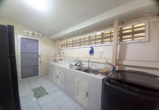 ขายทาวน์เฮ้าส์-หมู่บ้านรินทิชา-ซอยร่มเกล้า-6-ถนนรามคำแหง-เขตมีนบุรี-กรุงเทพมหานคร