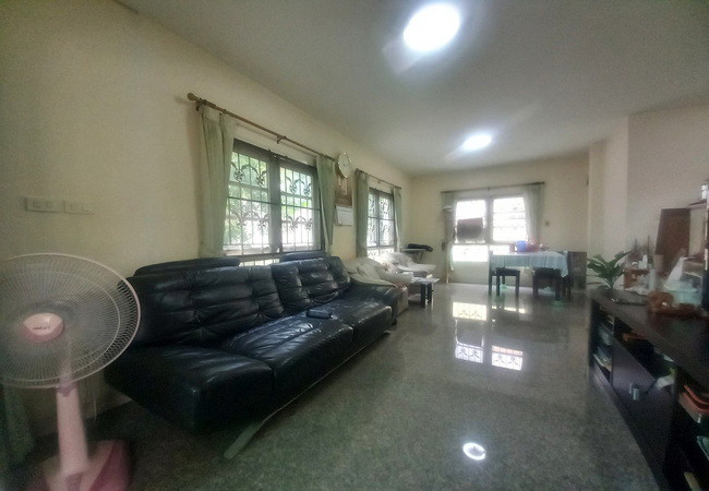 ขายบ้านเดี่ยว-หมู่บ้านวราภิรมย์-วัชรพล-ถนนสุขาภิบาล-5-เนื้อที่-528-ตรว-2-ชั้น-3-นอน-3-น้ำ