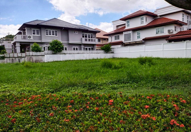 ขายที่ดิน-หมู่บ้านแมกไม้-ซอยรามอินทรา-103-3-เนื้อที่-1638-ตรว-แปลงมุม