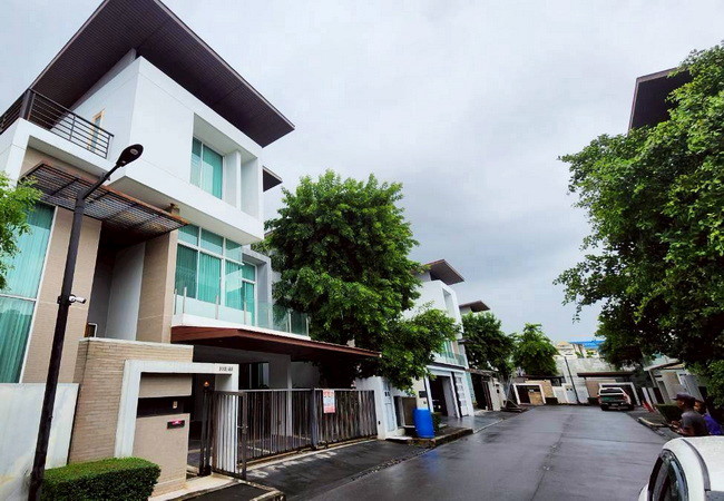 ขายบ้านเดี่ยว-หมู่บ้านเนอวานา-บียอนด์-พระราม-9-เนื้อที่-508-ตรว-3-ชั้น-4-นอน-5-น้ำ