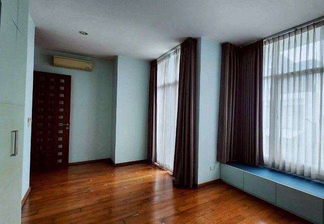 ขายบ้านเดี่ยว-หมู่บ้านเนอวานา-บียอนด์-พระราม-9-เนื้อที่-508-ตรว-3-ชั้น-4-นอน-5-น้ำ