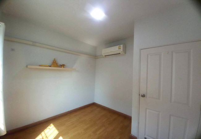 ขายทาวน์เฮ้าส์-หมู่บ้านเดอะคัลเลอร์ส-รังสิต-คลอง-4-เนื้อที่-177-ตรว-2-ชั้น-3-นอน-2-น้ำ