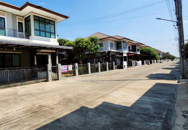 ขายบ้านเดี่ยว-หมู่บ้านลัดดาวิลล์-4-บ้านกล้วย-ไทรน้อย-เนื้อที่-1014-ตรว-2-ชั้น-4-นอน-5-น้ำ