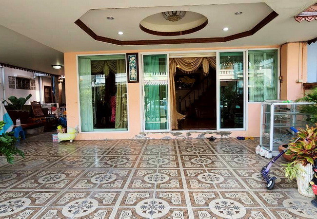 ขายบ้านแฝด-หมู่บ้านเกร็ดแก้ว-การ์เด้น-3-เนื้อที่-42-ตรว-2-ชั้น-3-นอน-3-น้ำ-ทำเลดี