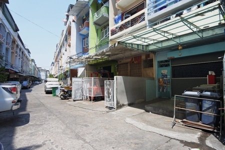 ขายตึกแถว-อาคารพาณิชย์-ซแฉล้มนิมิตร-3-เนื้อที่-18-ตรว-ทำเลดี-ตึกเป็นห้องเช่า-สร้างรายได้ทันที