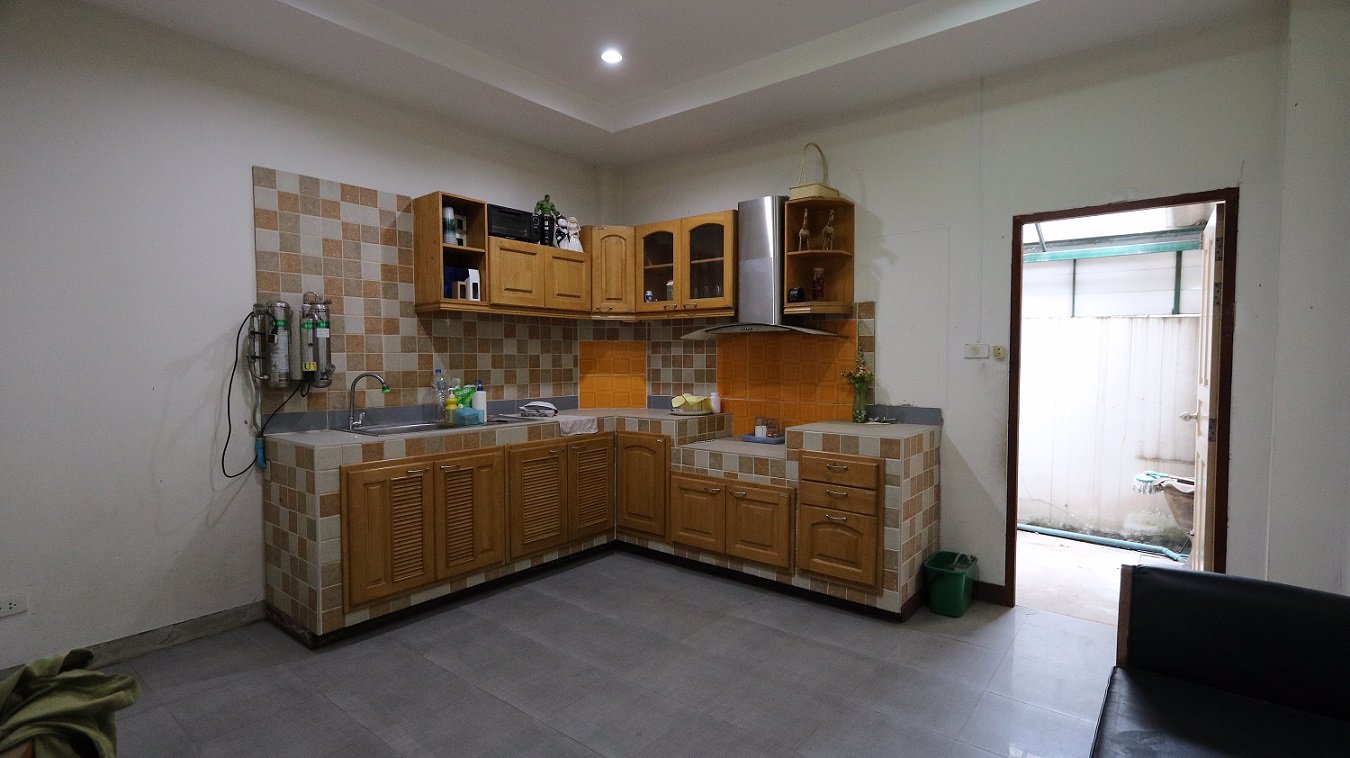 ขาย-ทาวน์เฮาส์-3-ชั้น-แบริ่ง-48-สำโรงเหนือ-สมุทรปราการ-หลังมุม-ทำเลค้าขาย-ใกล้รถไฟฟ้า