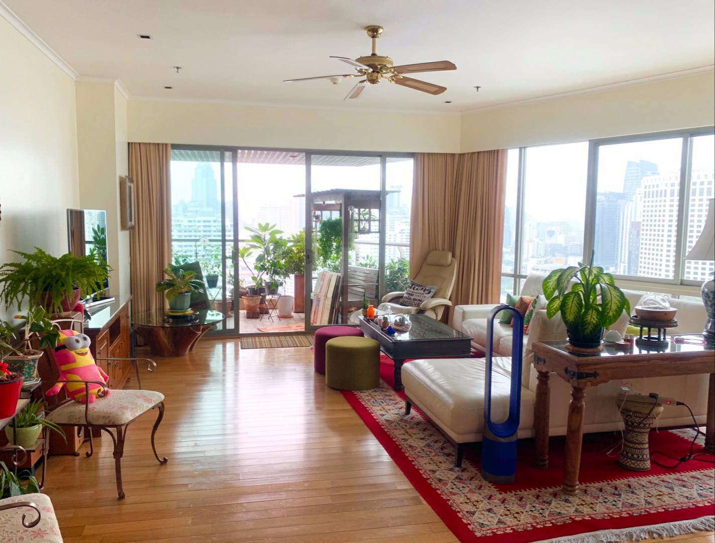 for-rent-4-bedrooms-the-lakes-condo-walking-asoke-bts-and-mrt