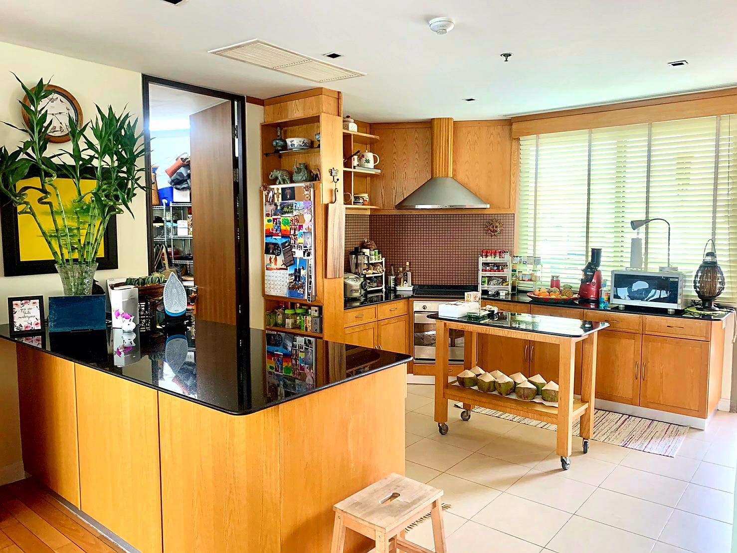 for-rent-4-bedrooms-the-lakes-condo-walking-asoke-bts-and-mrt