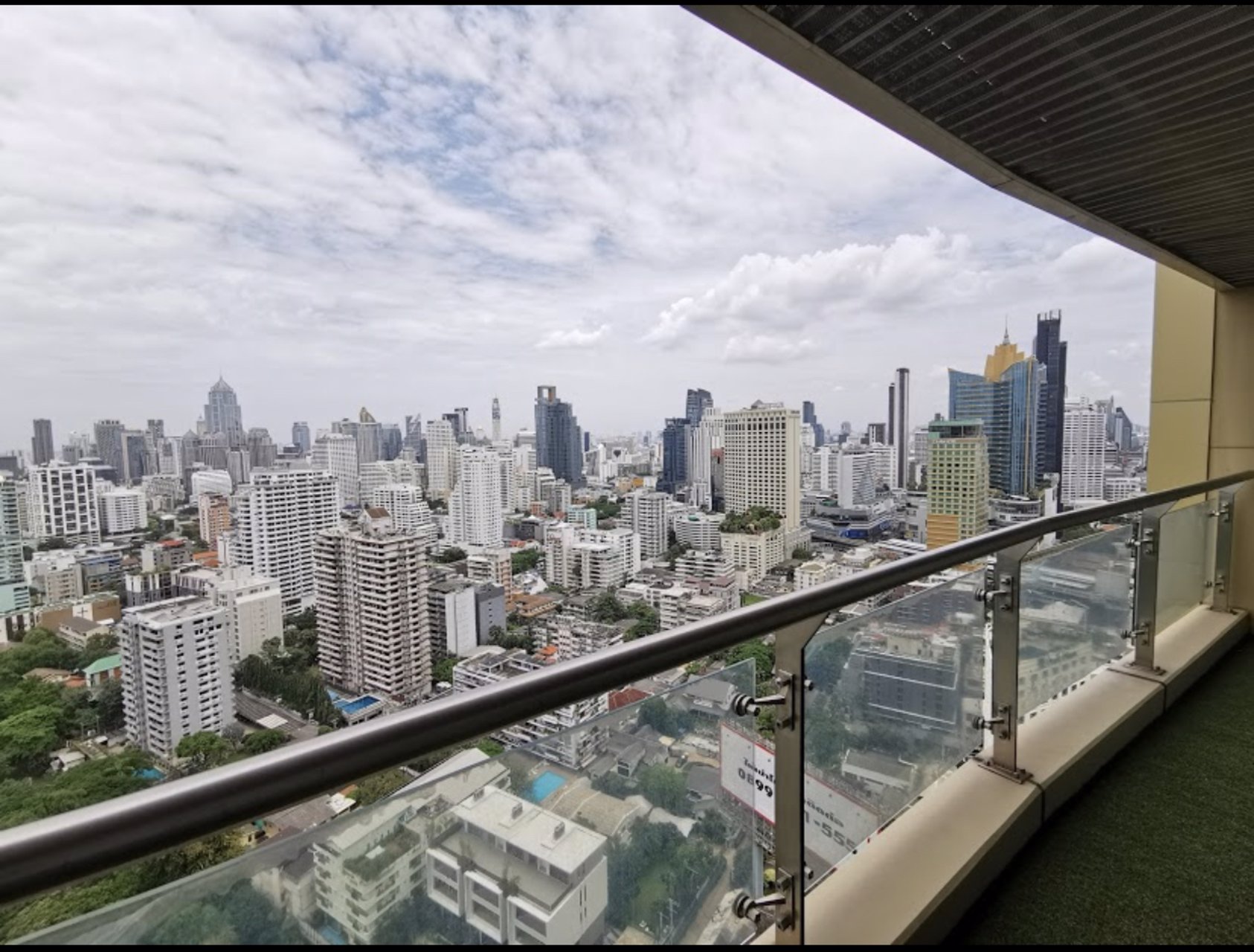 for-rent-4-bedrooms-the-lakes-condo-walking-asoke-bts-and-mrt